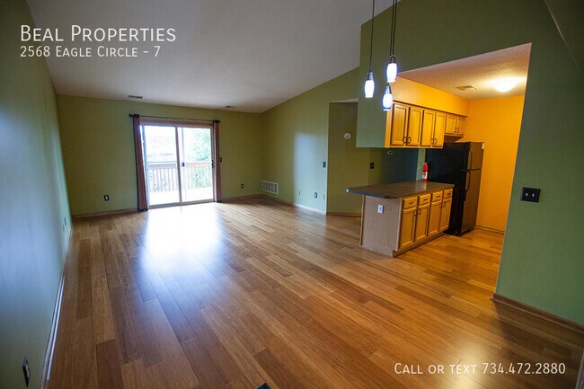 Photo - 2568 Eagles Cir Unidad 7