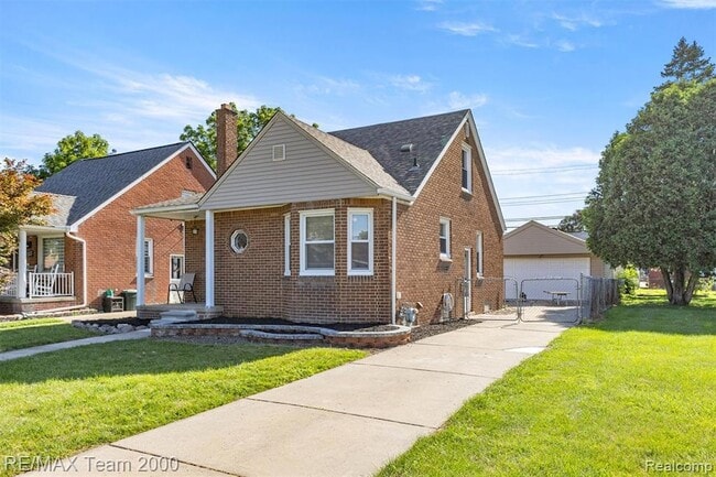 Photo - 3339 Lincoln St