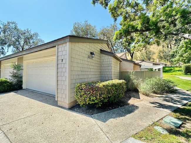 3 Bedroom Townhome In the Beautiful Smoke ... - 3 Bedroom Townhome In the Beautiful Smoke ...