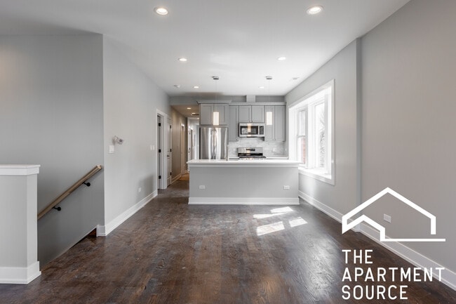 Photo - 3135 N Oakley Ave Unit 2