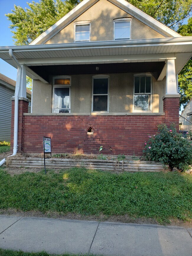 Photo - 1012 S 14th St Apartamentos