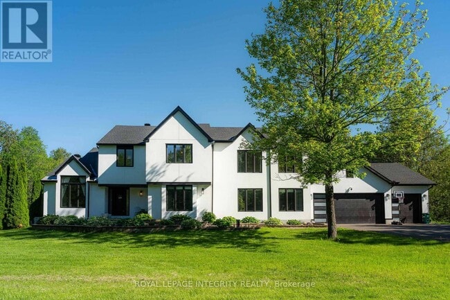 Photo - 1218 Rideau Bend Crescent