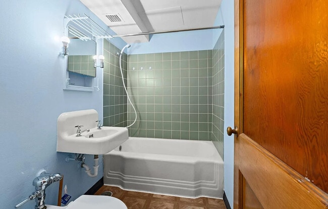 Photo - Pend Oreille Apartments