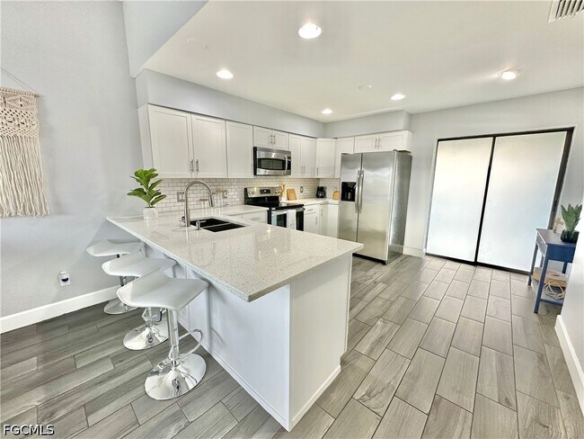 Photo - 4903 Vincennes St Unit 210