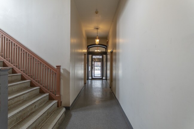 Photo - The Corinthian