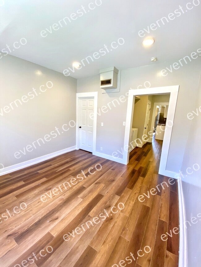 Photo - 1494 Manchester Ave