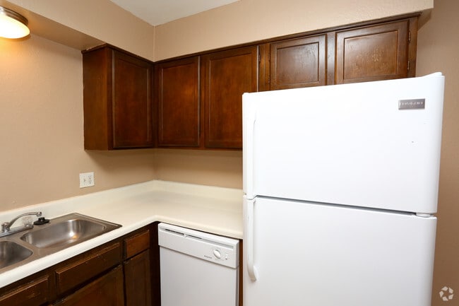 3BR, 2BA - 1100SF - Kitchen