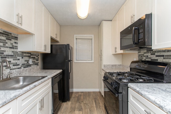 1BR, 1BA - Oakley Run