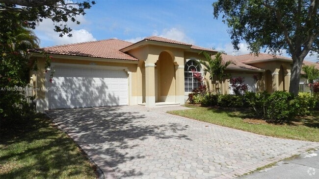 Building Photo - 16020 SW 91st Ct Rental