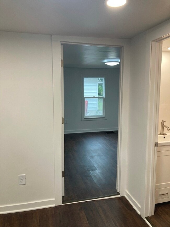 Photo - 407 Sawyer Rd
