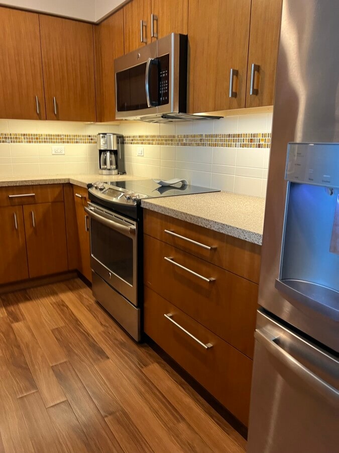 Photo - 555 South St