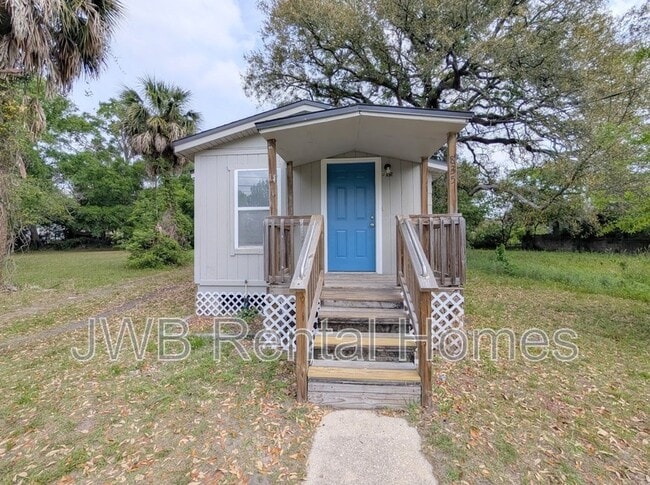 Building Photo - 835 E Union St