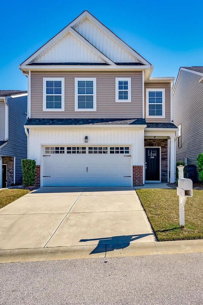 Building Photo - Like-new home located at the heart of the ...