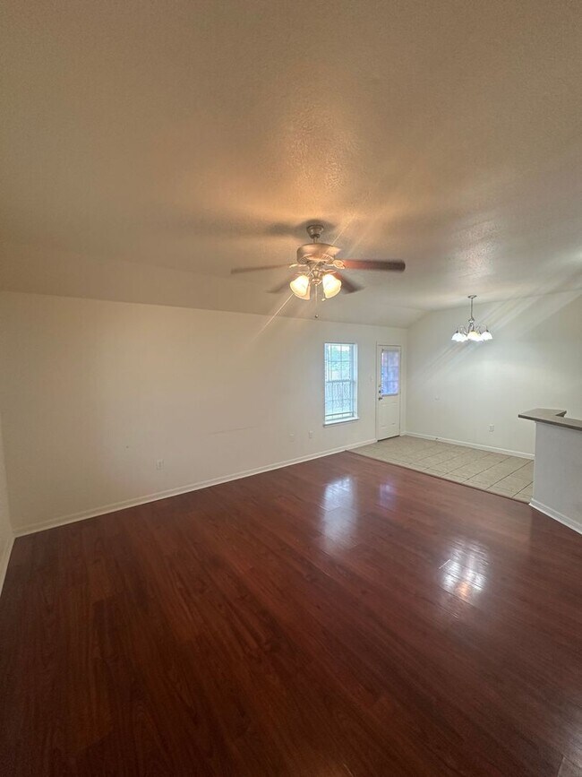 Photo - 3204 Baldwin Loop Unidad B