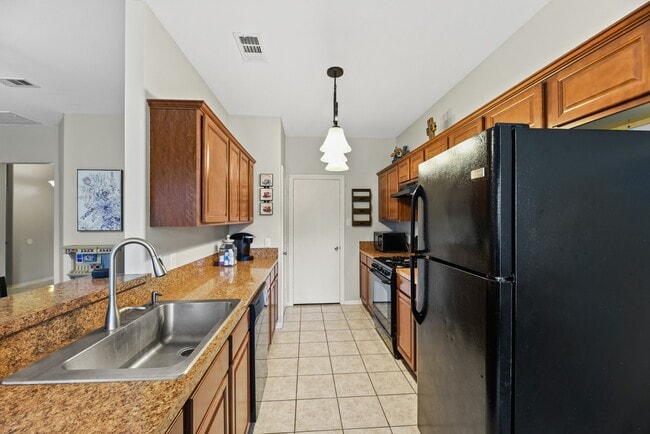 Photo - 32018 Anne Ln