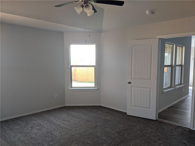 Photo - 119 Kyra Ln