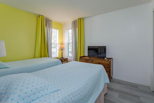 Photo - 2628 Hemingway Ave