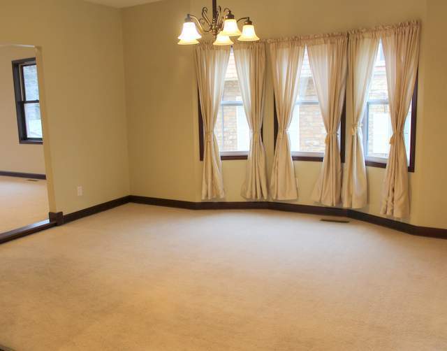 Photo - Spacious, 5bd, 2.5 renovated home in Midway!! AVAILABLE NOW