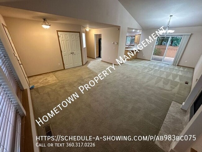 Photo - 9420 Fairhill Dr NE