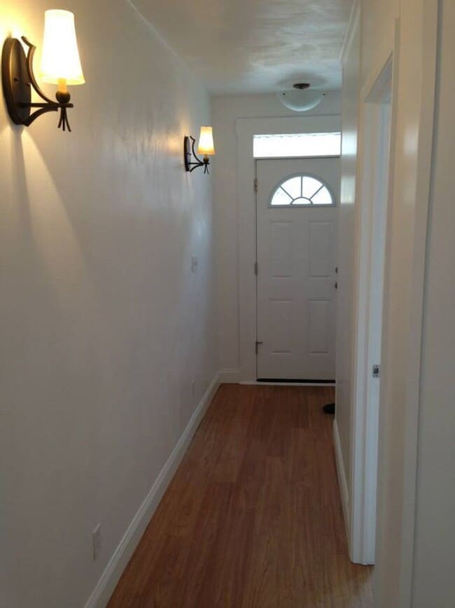 Photo - Elegant Modern Renovation. Stainless.Quart...
