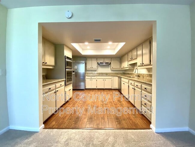 Photo - 2420 Torrey Pines Rd Unit B202