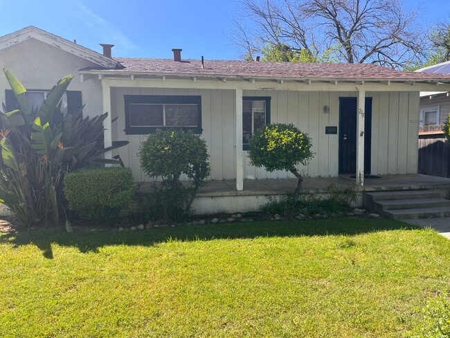Available Now!! Delightful 1 bedroom, 1 ba... - Available Now!! Delightful 1 bedroom, 1 ba... Apartment Unit 217 Olive Ave