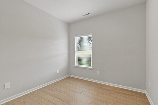 Photo - 7211 Holly Creek Dr SE