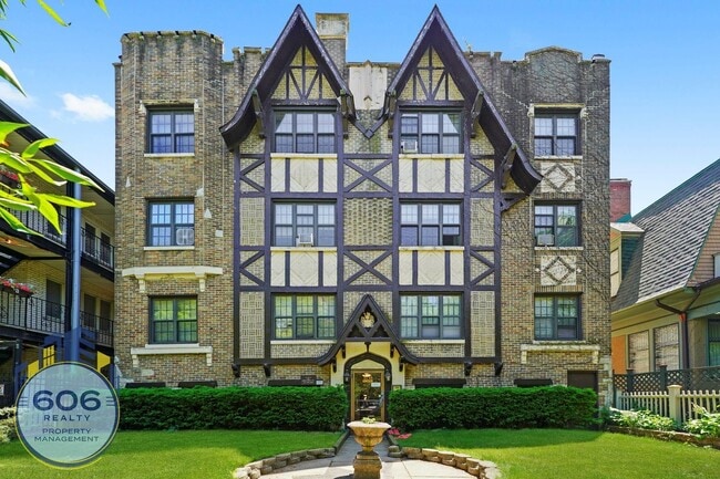 1135 W Lunt Ave Unit 101