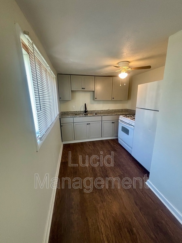 Photo - 3633 Kahlert Ave