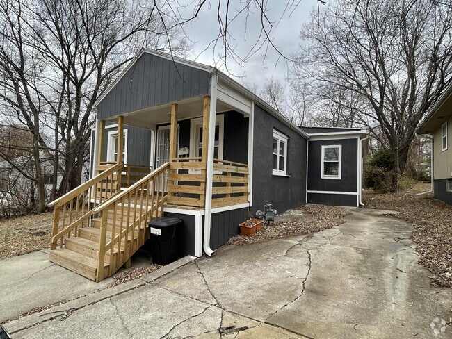 Building Photo - 1120 E 84th Terrace Rental