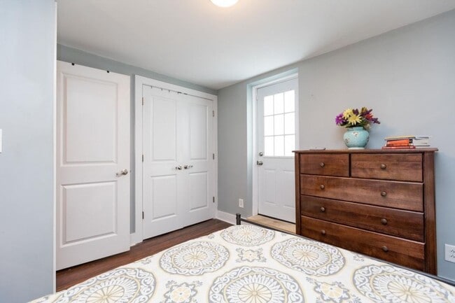 Photo - 2658 Edgemont St