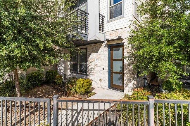 Photo - 2104 N Saint Marys St