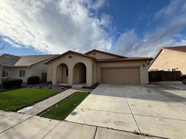 Photo - 4-bedroom single story in Manteca!