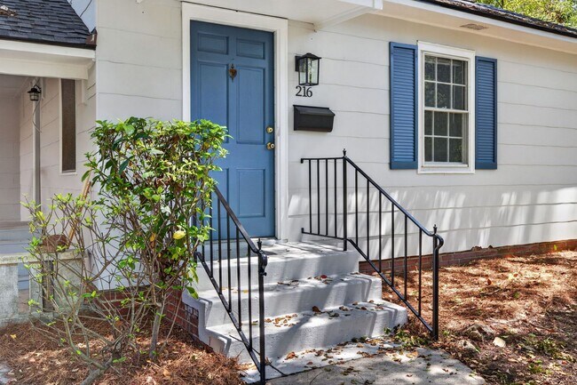 Photo - 216 E 57th St