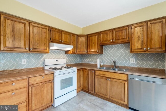 8608 Rocky Gap Ct