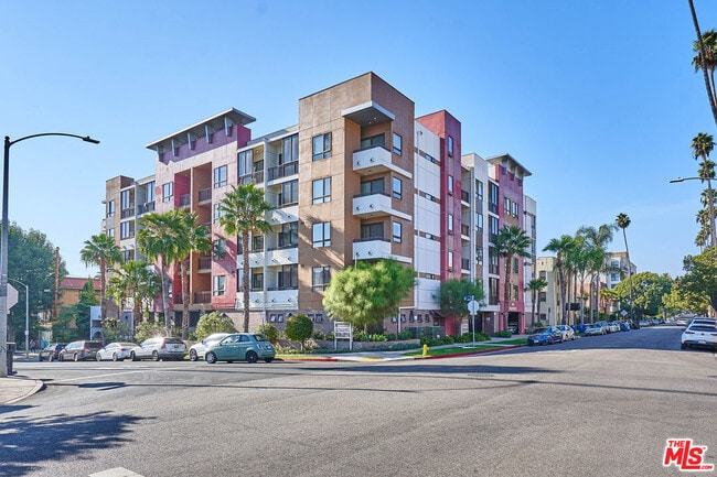 Building Photo - 345 S Gramercy Pl Unit PH7 Rental