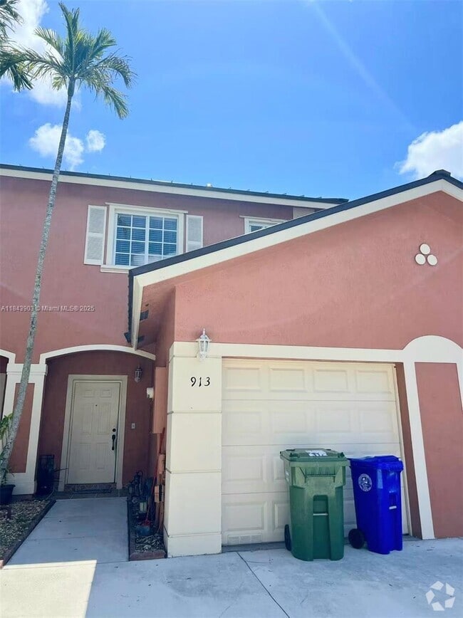 Building Photo - 913 NW 100th Ave Rental