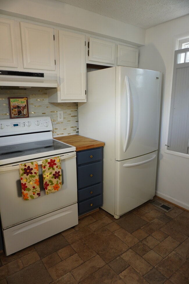 Photo - 25 Stillwood Cir