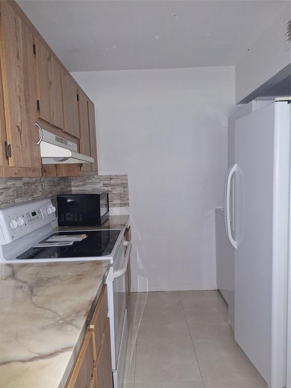 Photo - 10037 Winding Lake Rd Unit 102