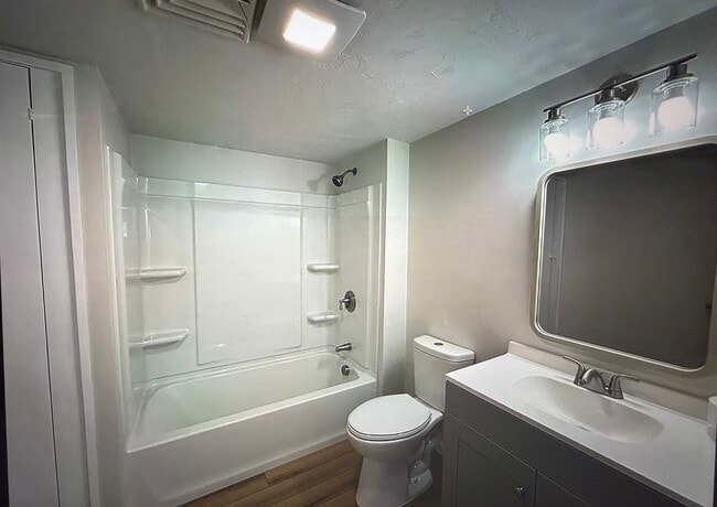 bathroom - 113 Paula Cir