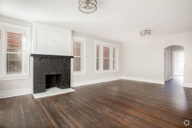 Building Photo - RENOVATED FROM TOP TO BOTTOM 2BD/1BATHS - ... Unit 1W Rental