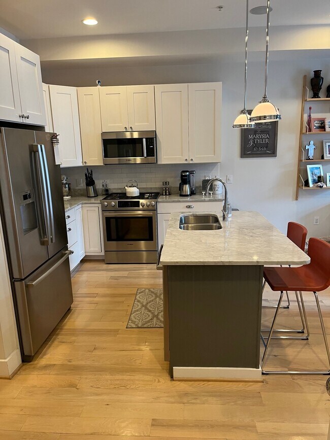 Kitchen - 3612 10th St NW Unidad 1