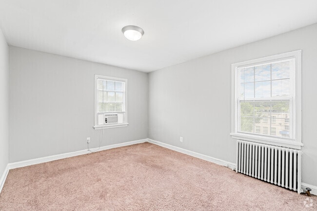 1BR, 1BA - 470SF - Bedroom