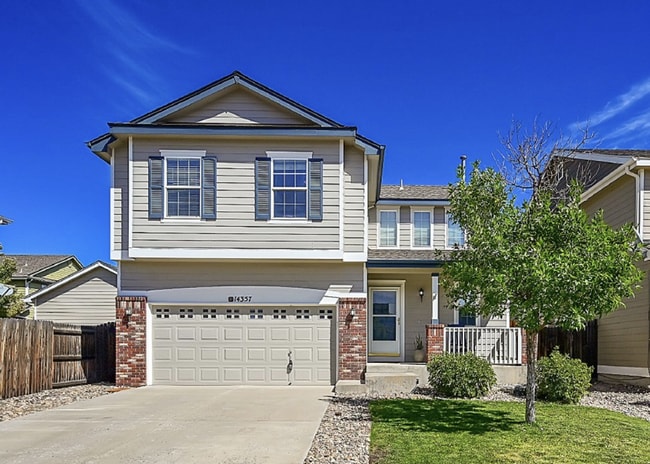 Building Photo - $2,640.95, 4 bed, 3.5 bath Home in Co Springs with Fenced in Yard and Finished Basement!