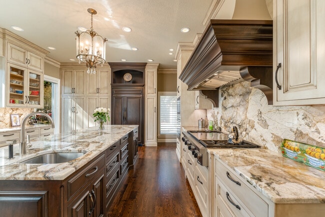 Photo - 2744 SW Sherwood Dr