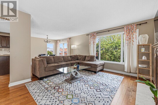Photo - 132 Grenadier Way