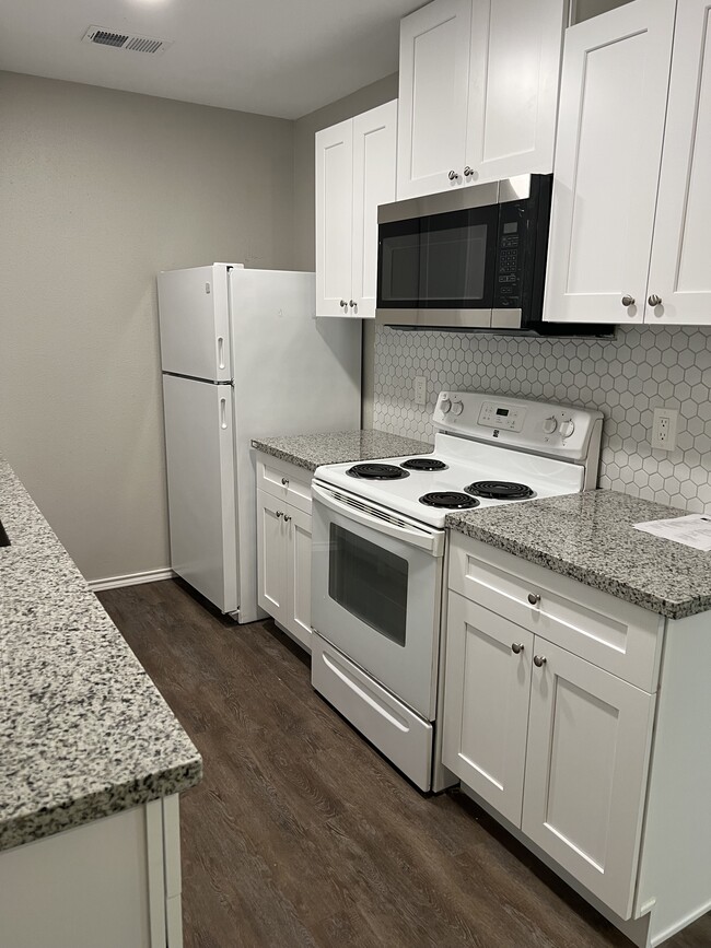 Porter Plaza Apartments - Porter, TX | ForRent.com