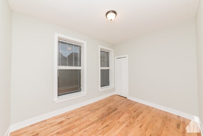 Photo - 635 W Oakdale Ave Unit 2
