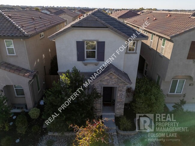 Photo - Spacious 3 bedroom 2.5 bath in the Westshore Lake Neighborhood