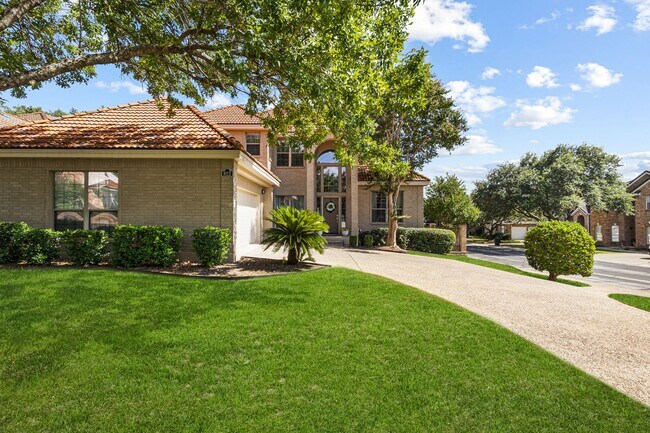 Photo - Corner Lot Beauty in Stone Oak Area
